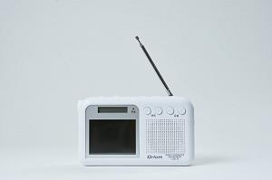 QRIOM 手回し充電ワンセグテレビ・ラジオ YTM-RTV200-W YTMRTV200W ホワイト