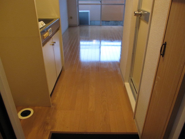 東京都調布市　賃貸物件原状回復　入居者退去後空き室１Ｒハウスクリーニング　作業完了後　４