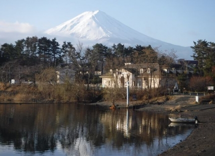20190302-4-河口湖プラ_ロイヤルと富士山.JPG